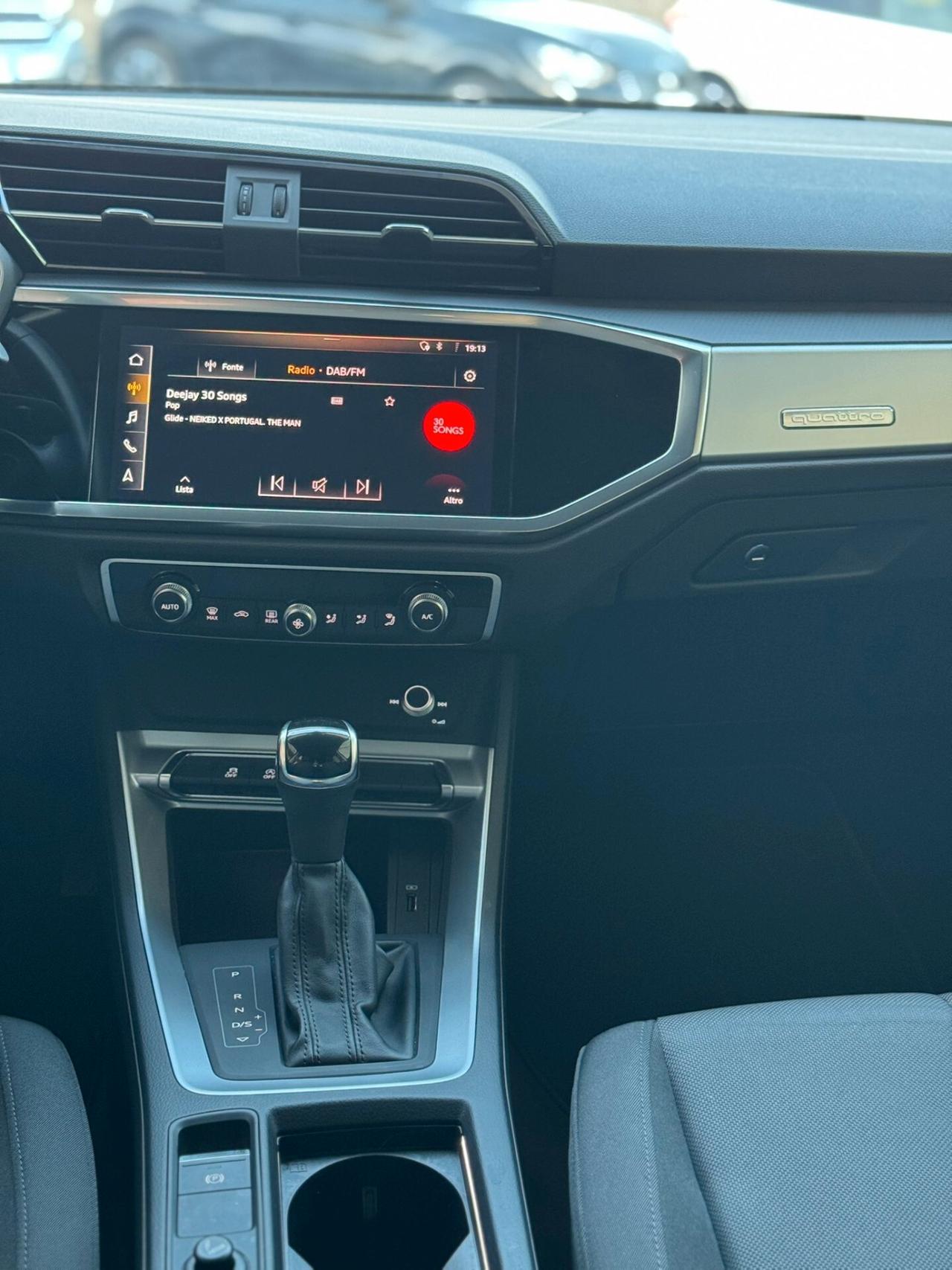 Audi Q3 40 TDI quattro S tronic Business Advanced