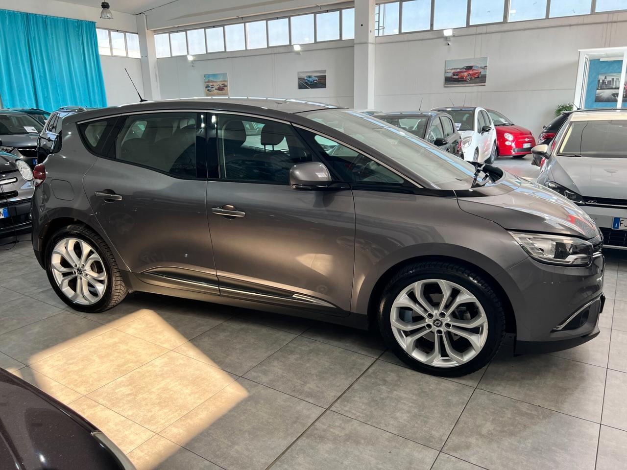 Renault Scenic Blue dCi 1.7 120 CV Initiale Paris 2019