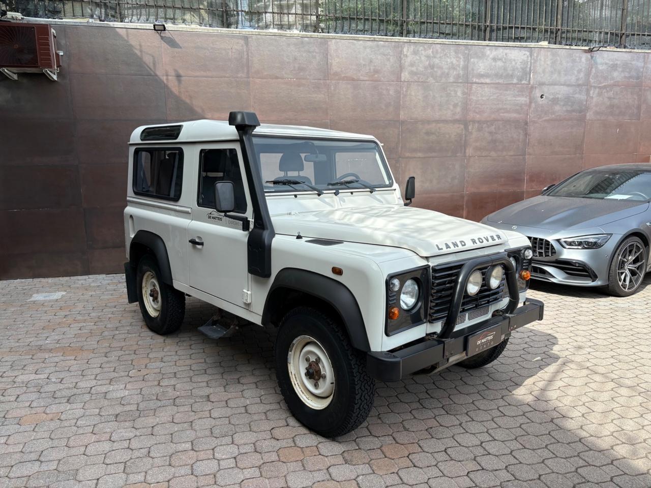 Land Rover Defender 90 2.4 TD4 Station Wagon E