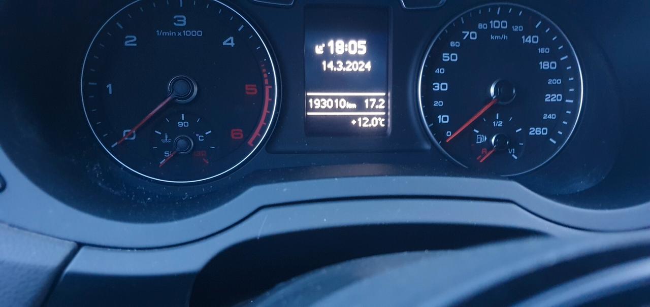 Audi Q3 2.0 TDI 120 CV Sport