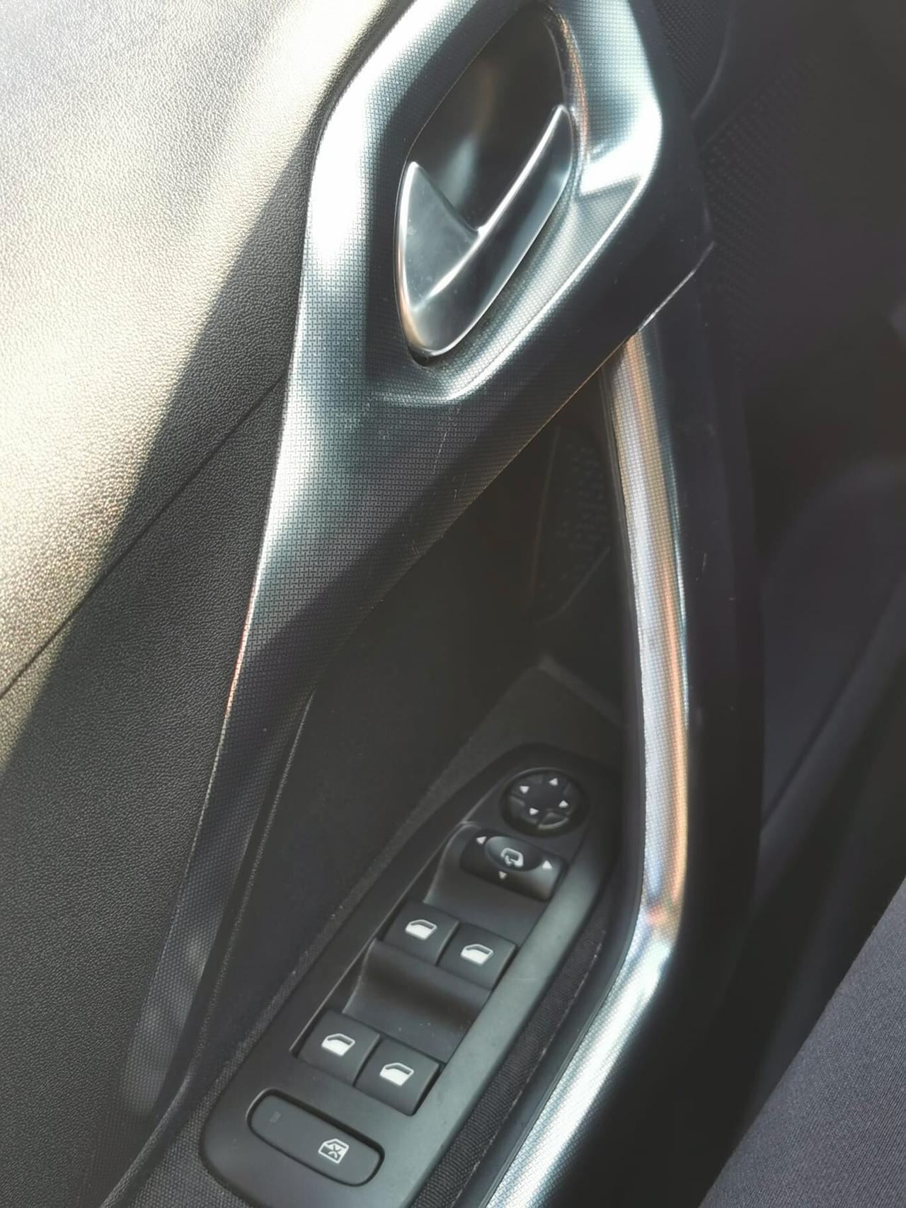 Peugeot 2008 PureTech Turbo 110 EAT6 Allure 2017