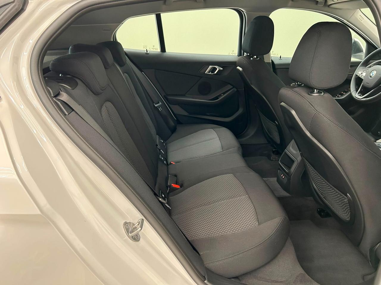 Bmw 118 118i 5p. Business Advantage