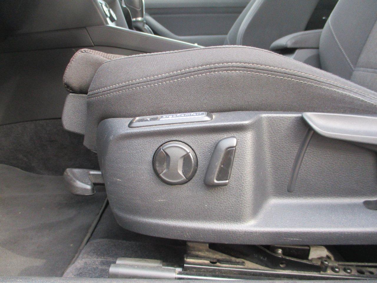 Volkswagen Passat Variant 2.0 tdi Business 150cv dsg NAVI/ACC/SediliRisc