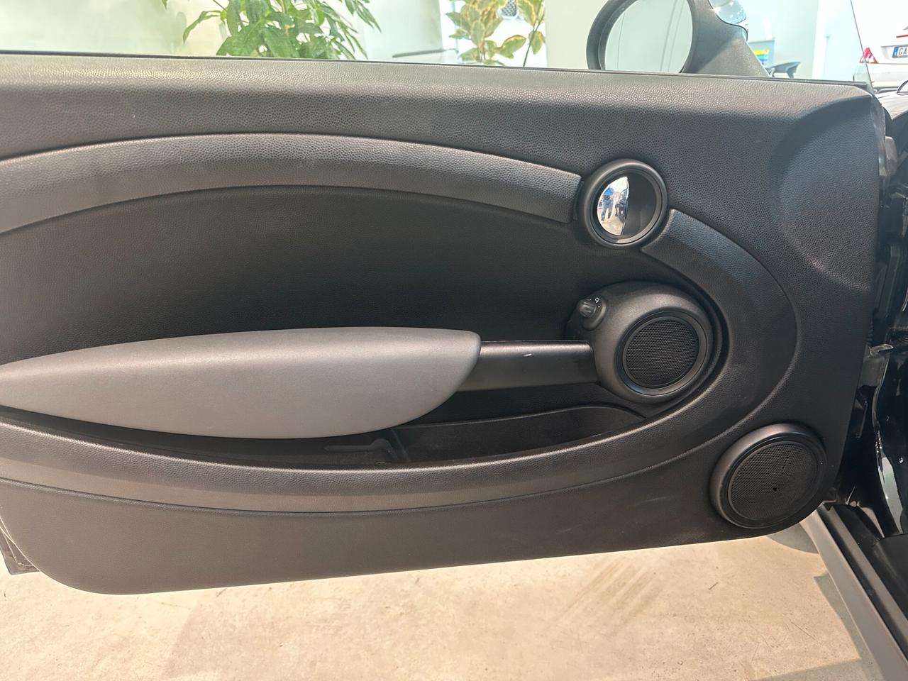 Mini One 1.6 Benz Hatchback Neo Patentati