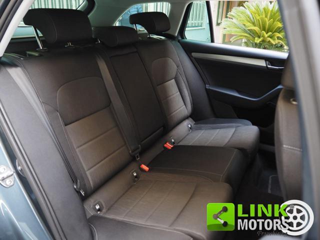 SKODA Superb 2.0 TDI DSG Wagon Executive