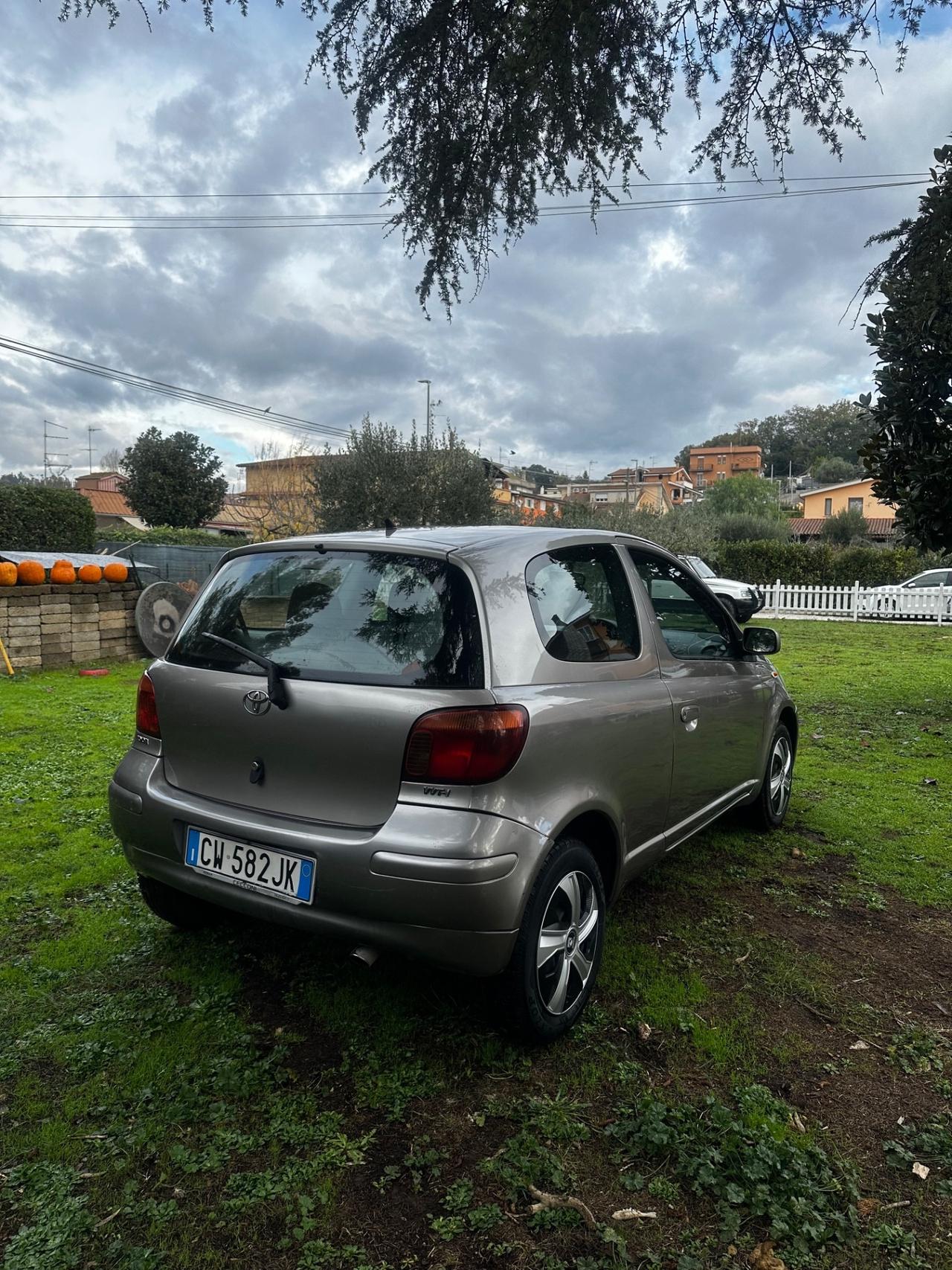 Toyota Yaris 1.0 3 porte Sol