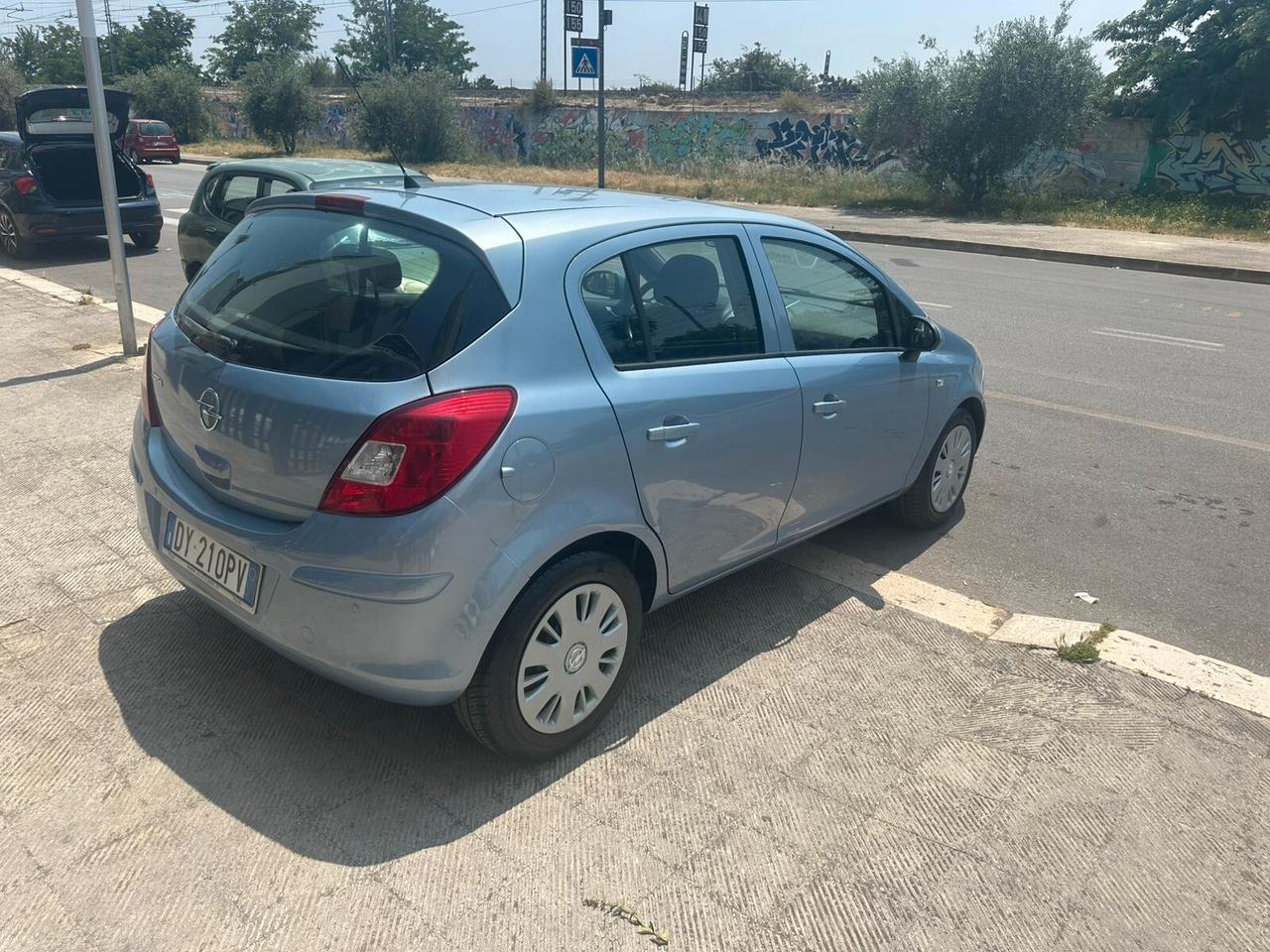 Opel Corsa 1.2 5 porte Cosmo