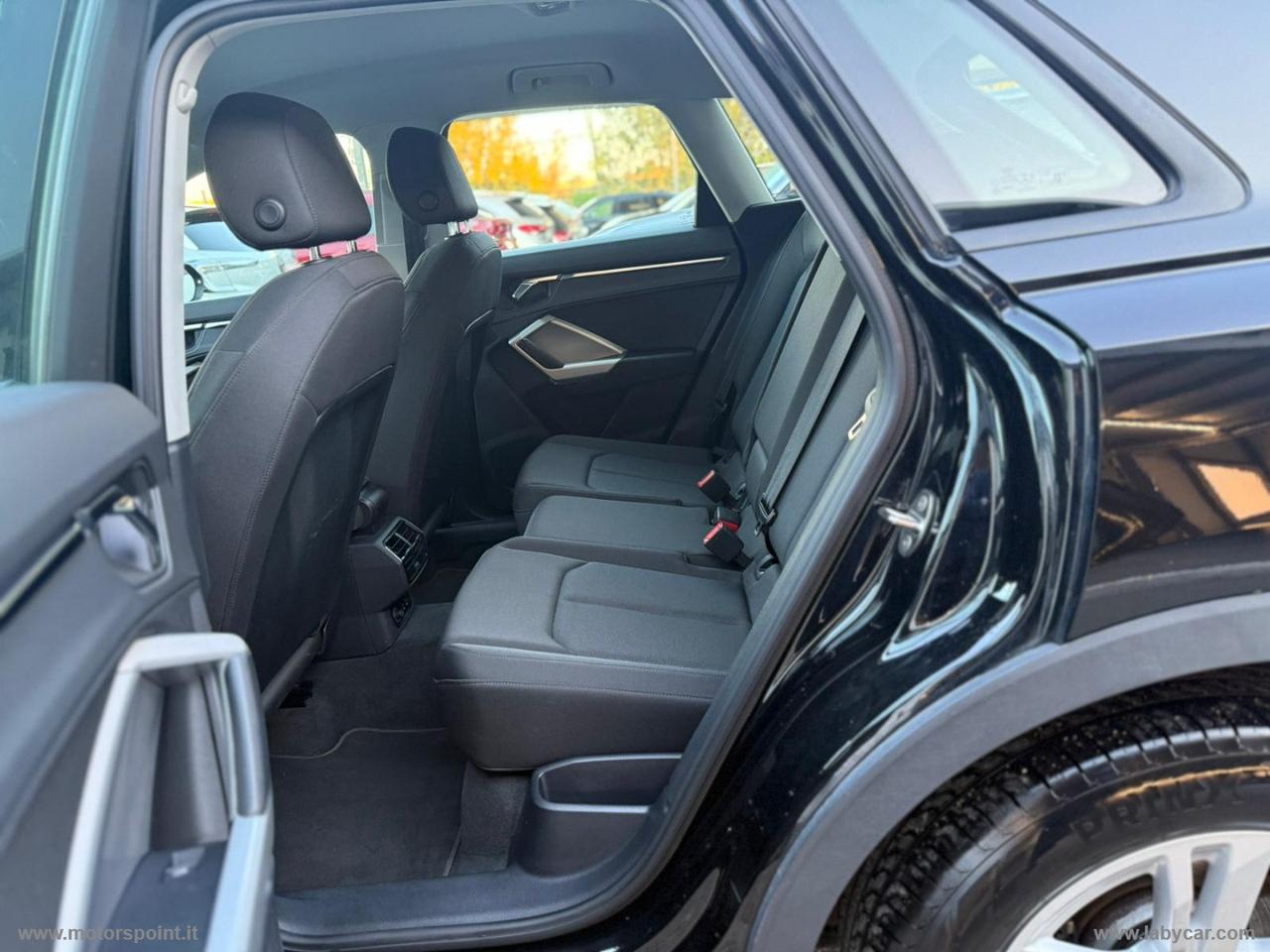 AUDI Q3 35 TDI Business