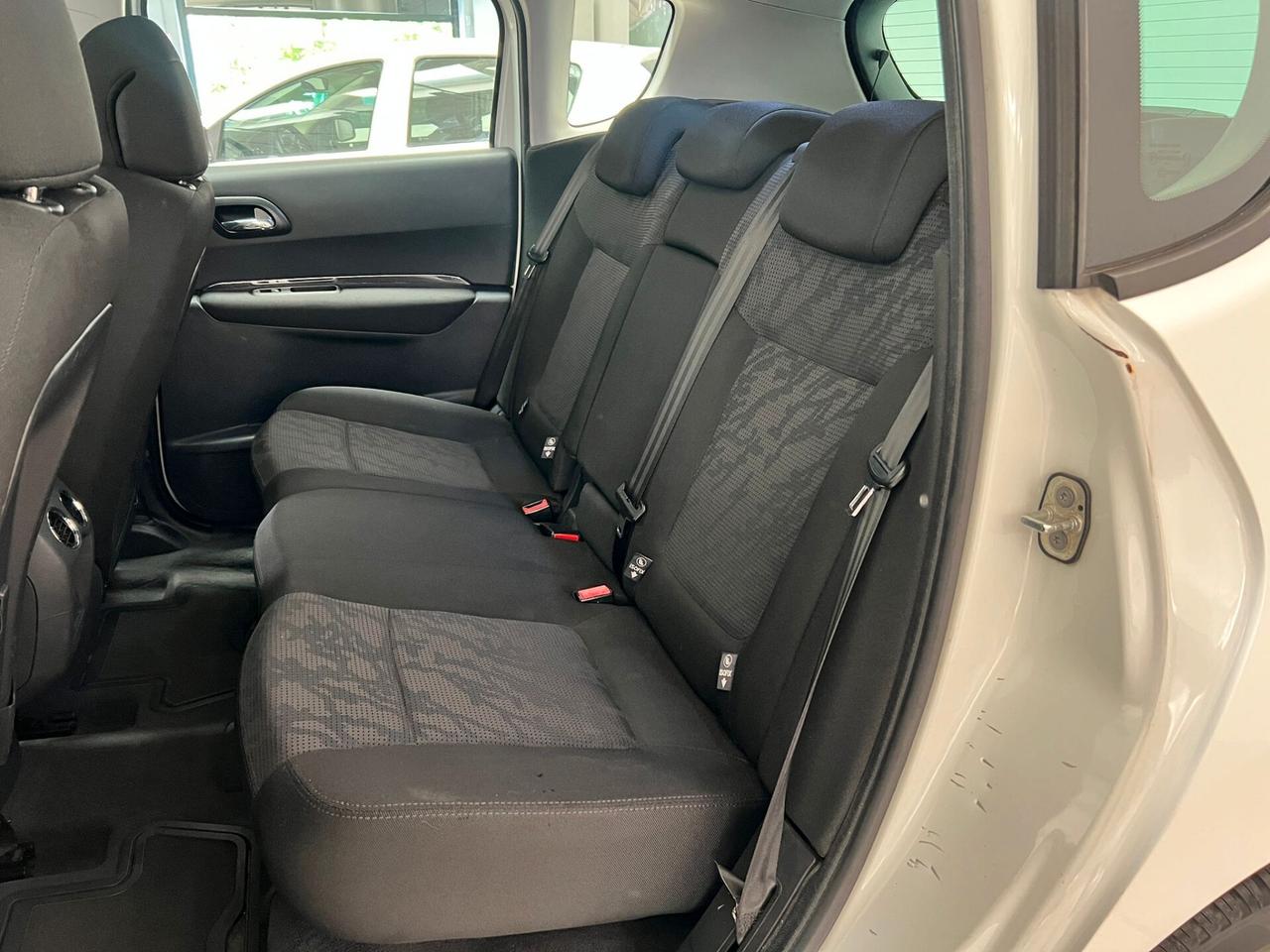 Peugeot 3008 1.6 HDi 110CV Premium