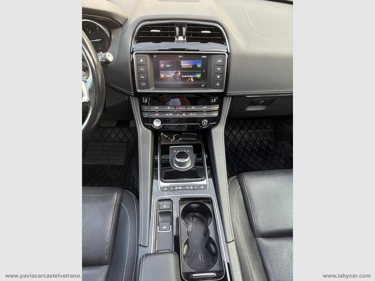 JAGUAR F-Pace 2.0 D 180 CV AWD aut. Portfolio