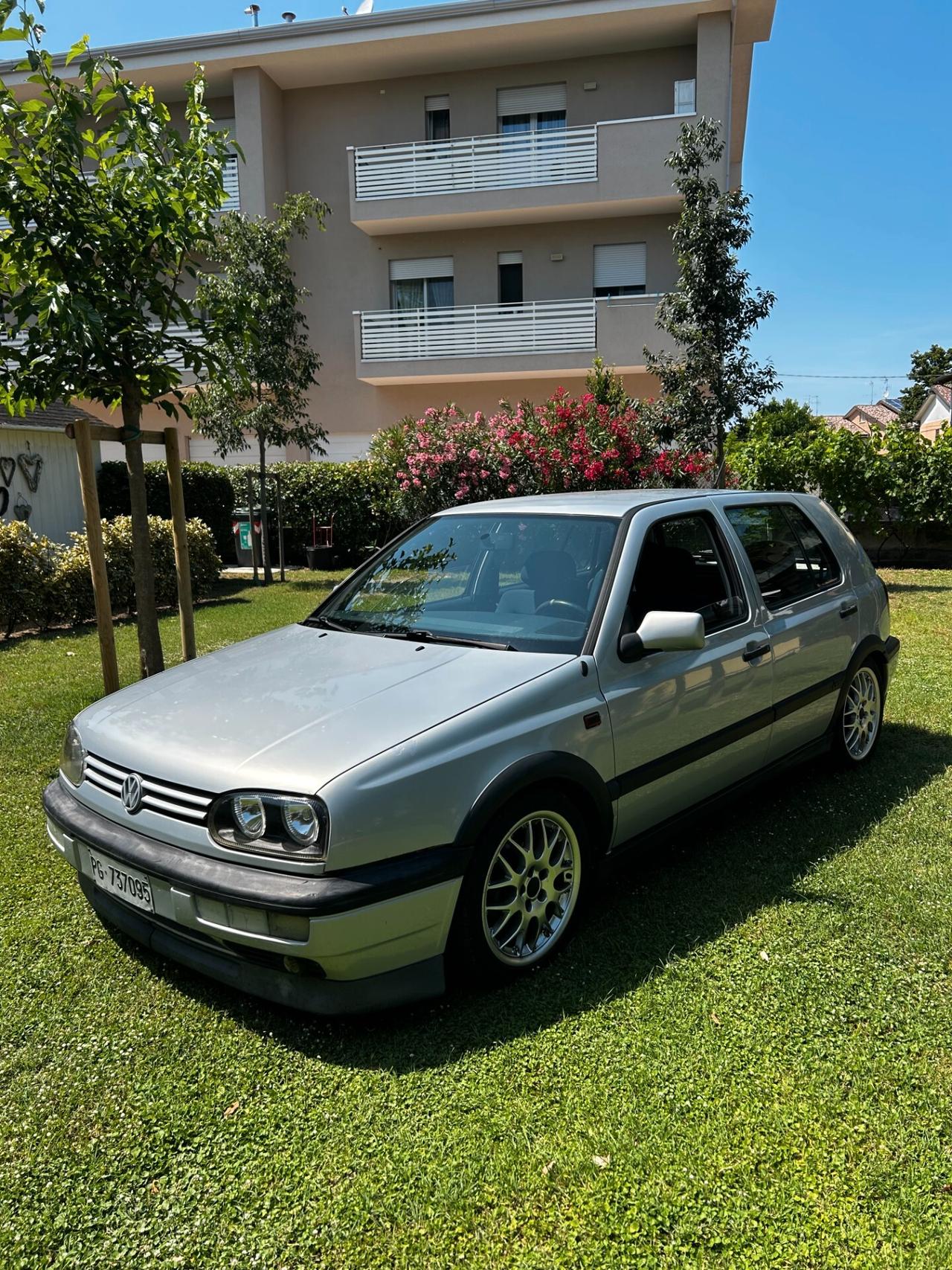 Volkswagen Golf 2.8 VR6 cat 5 porte