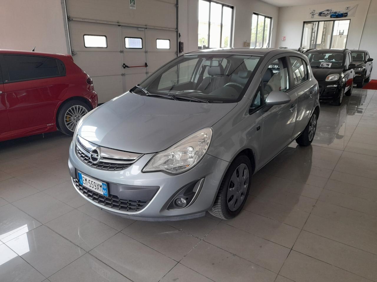 Opel Corsa 1.2 5 porte Cosmo