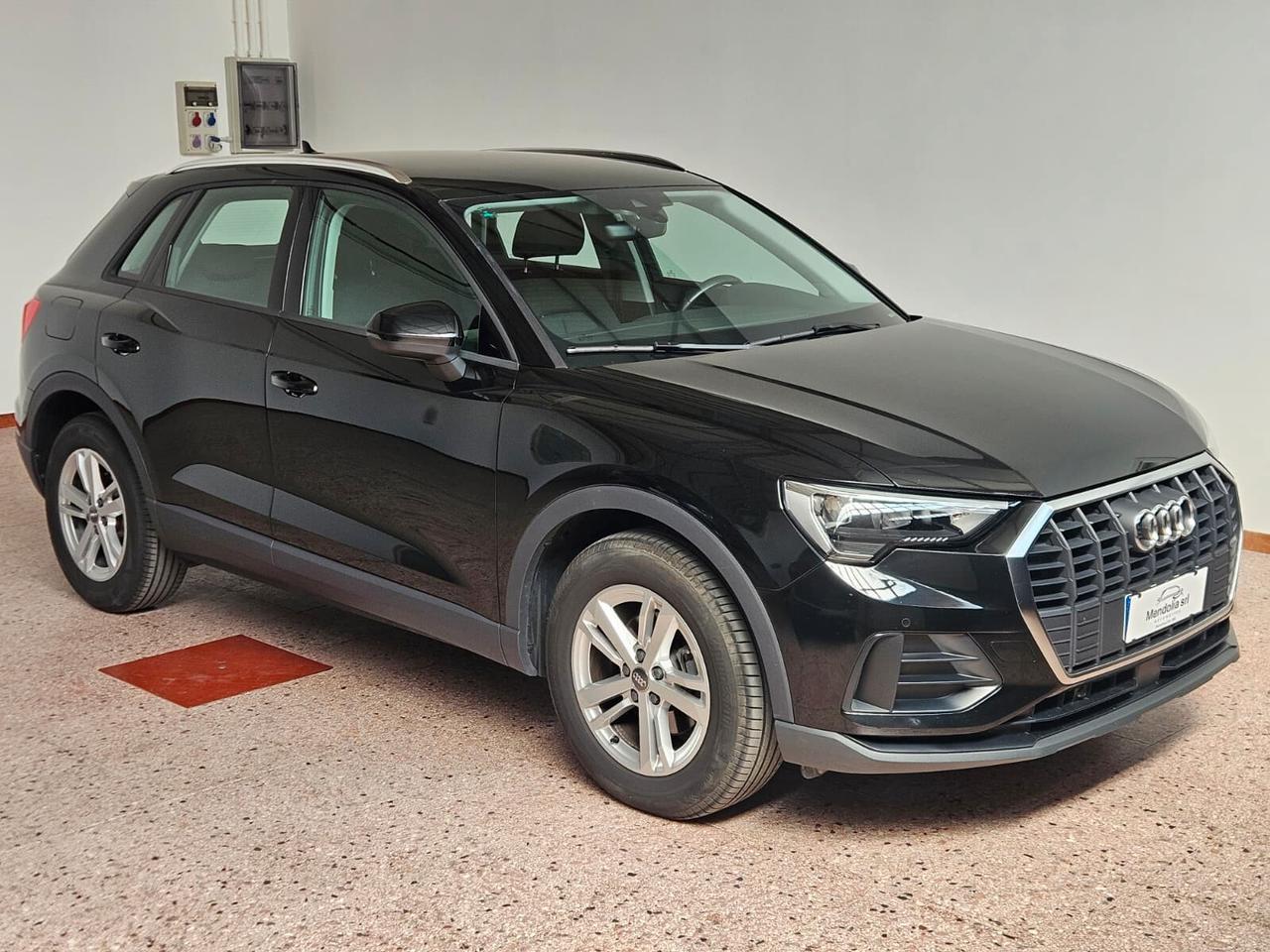 Audi Q3 35 TDI S tronic Business