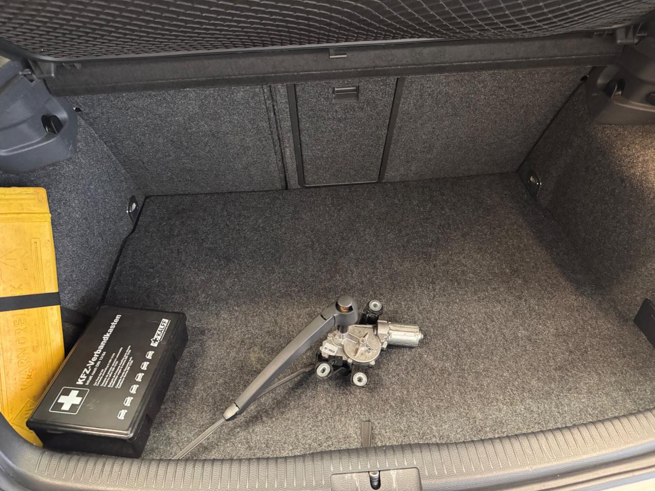 VOLKSWAGEN GOLF R32 5PORTE DSG PELLE TETTO 250CV PERMUTE FULL