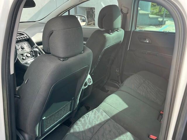 Peugeot 3008 1.6 HDi 112CV Allure Aut.