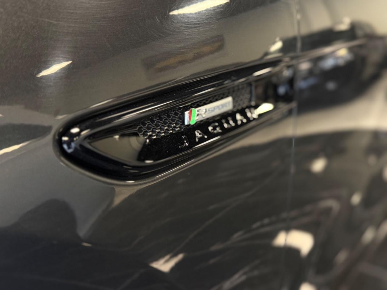 Jaguar F-Pace 2.0 D 180 CV aut. Portfolio