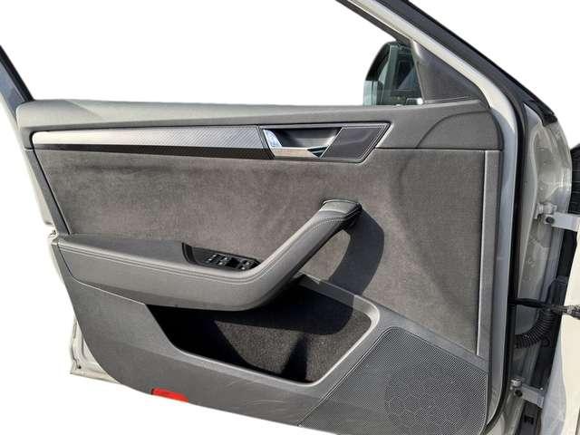 Skoda Superb Wagon 2.0 tdi evo Sportline 150cv dsg