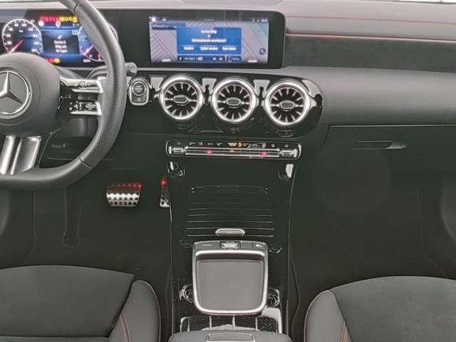 Mercedes-Benz CLA 200 D AMG NIGHT NAVI PREMIUM MBUX BLACK PACK LED ACC