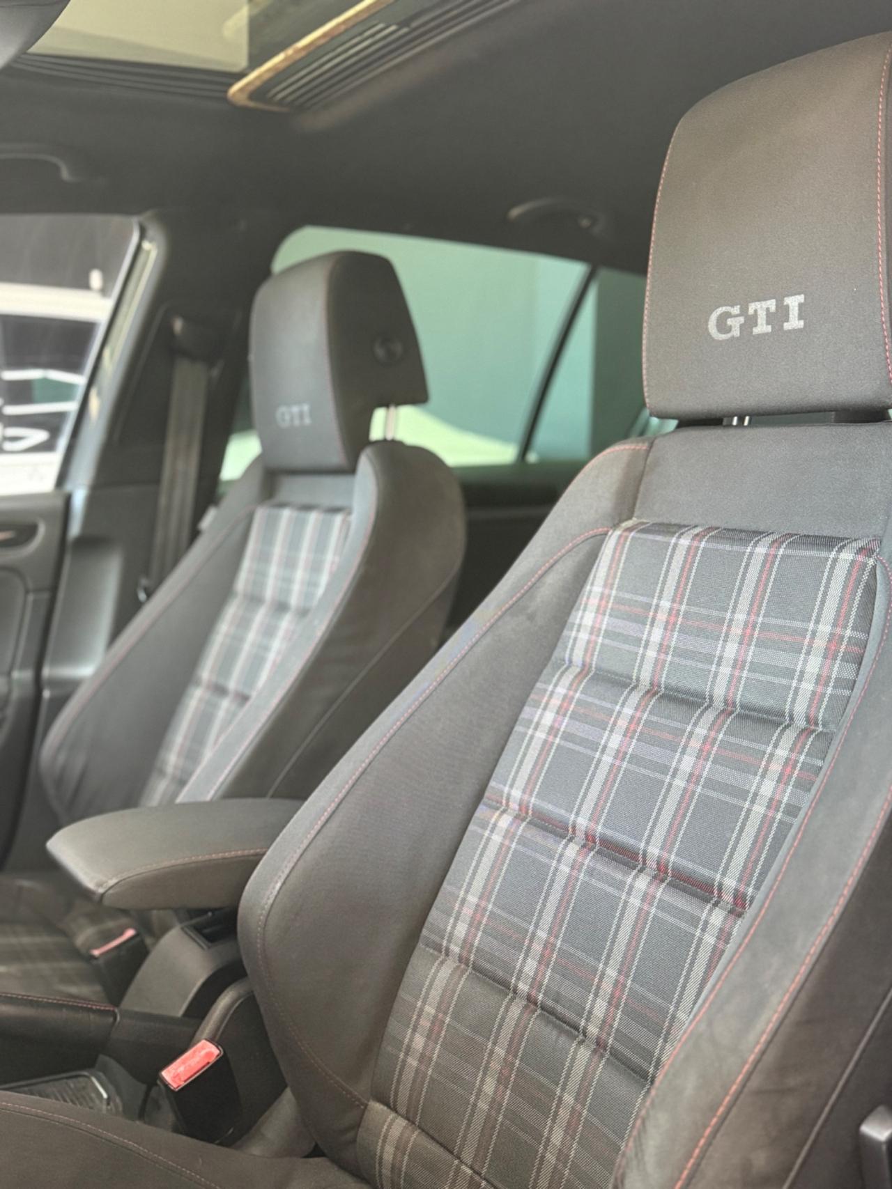 Volkswagen Golf GTI 2.0 TSI DSG 5p.