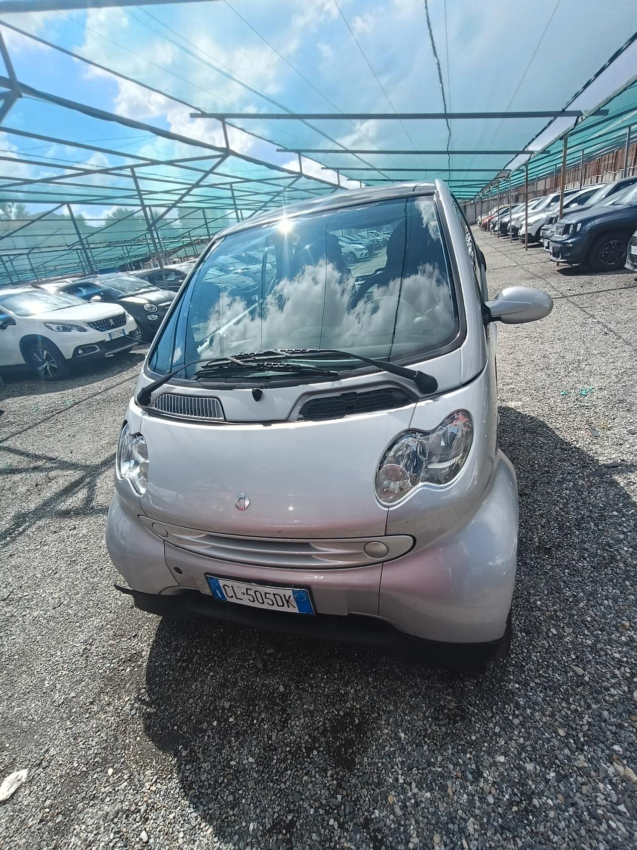 Smart 700 city-coupé pure (45 kW)
