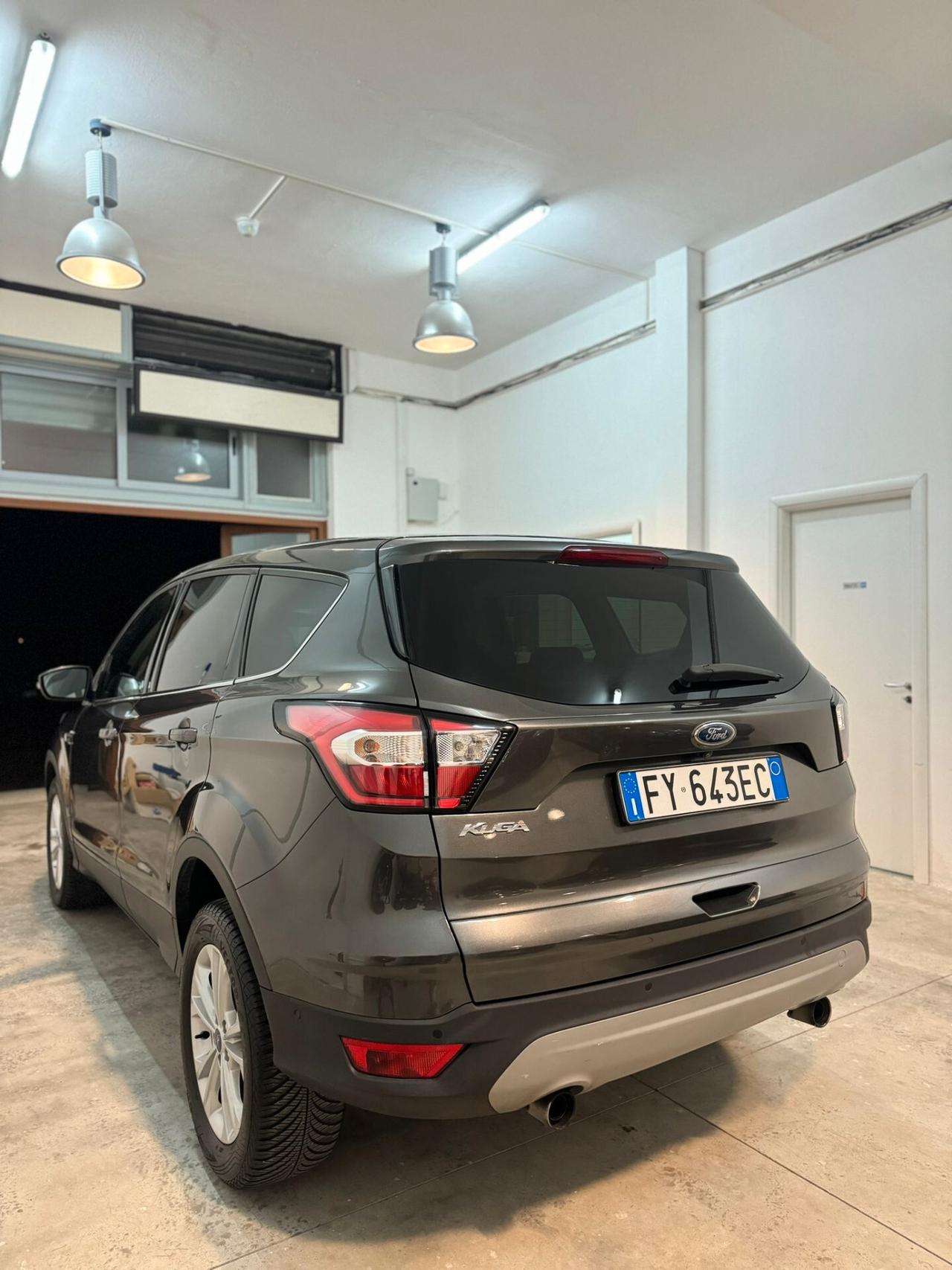 Ford Kuga 1.5 TDCI 120 CV S&S 2WD Powershift Edition