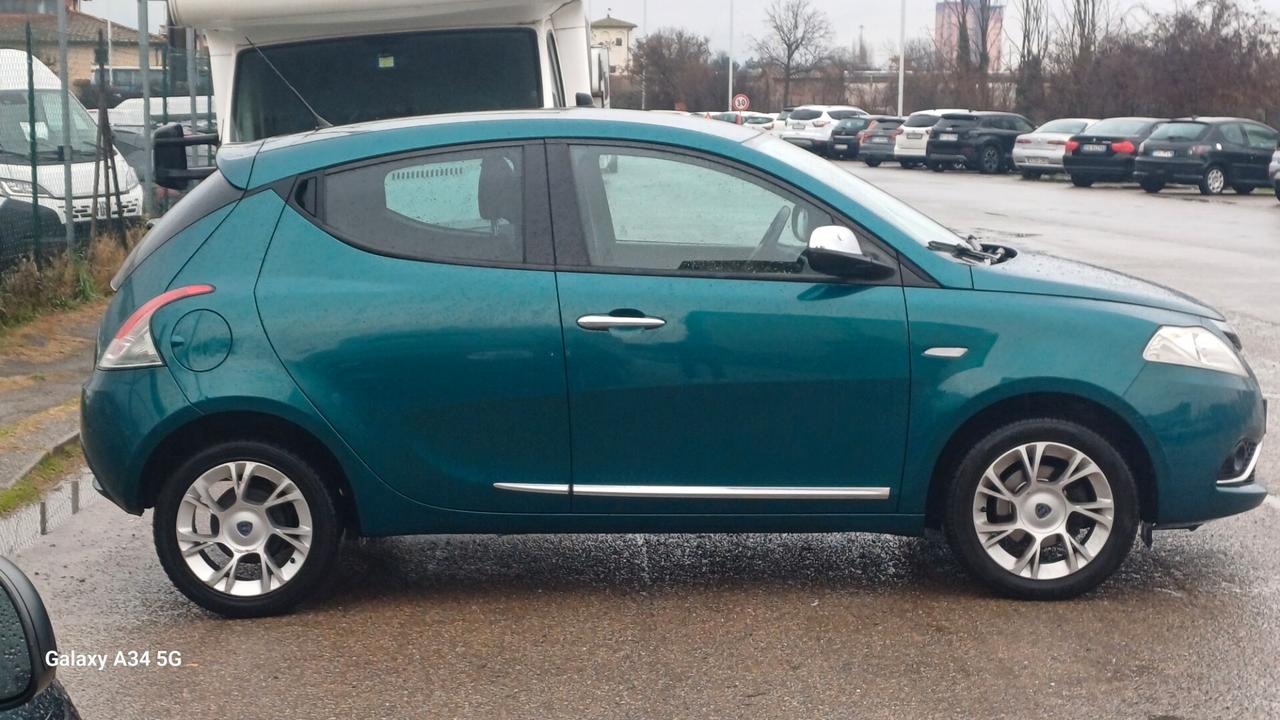 Lancia Ypsilon 1.2 69 CV 5 porte S&S Platinum