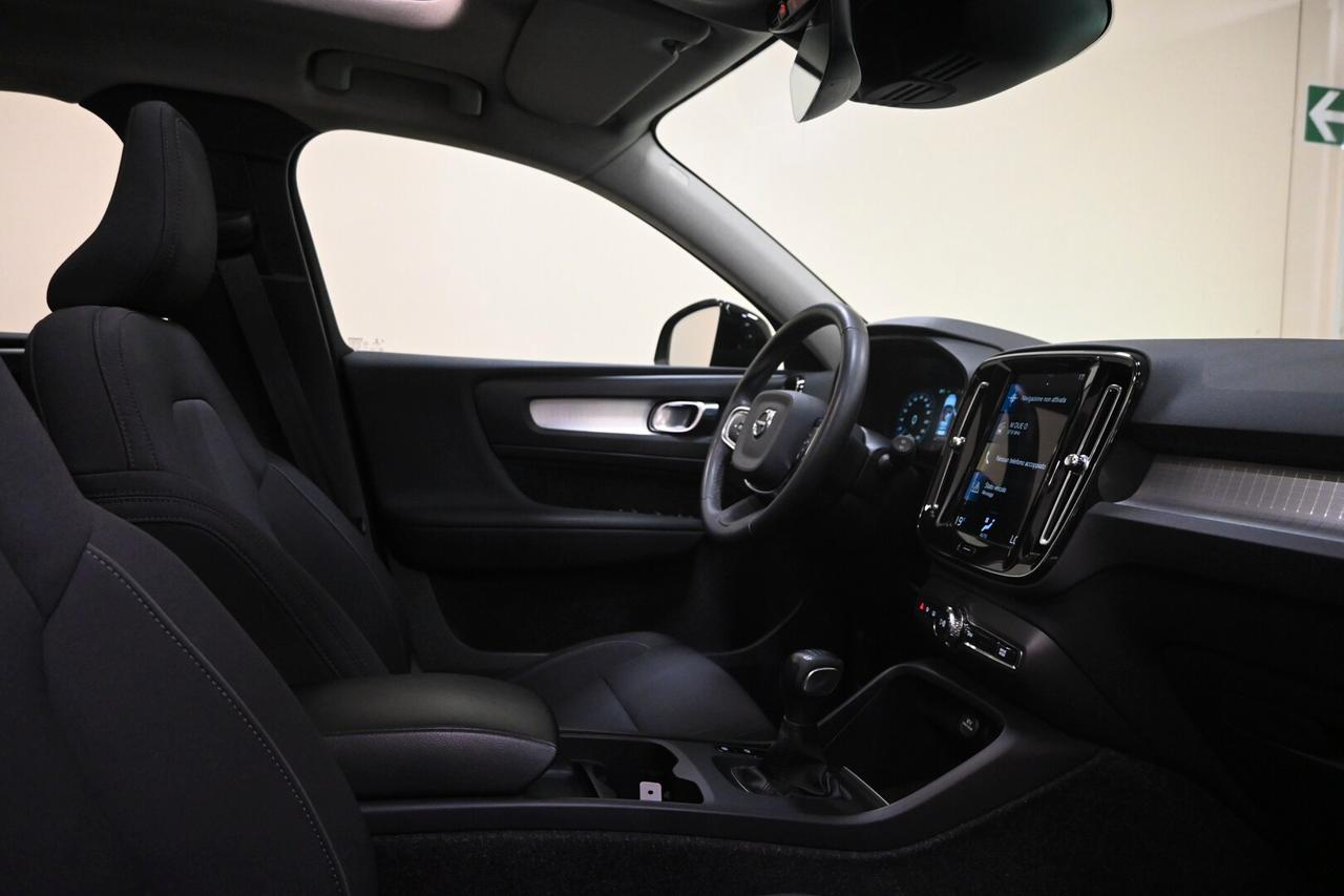 VOLVO XC40 (2017-->) XC40 T2 Momentum