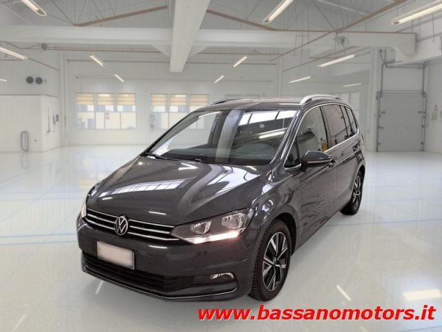 VOLKSWAGEN Touran 2.0 TDI 150 CV SCR DSG Executive BMT in arrivo