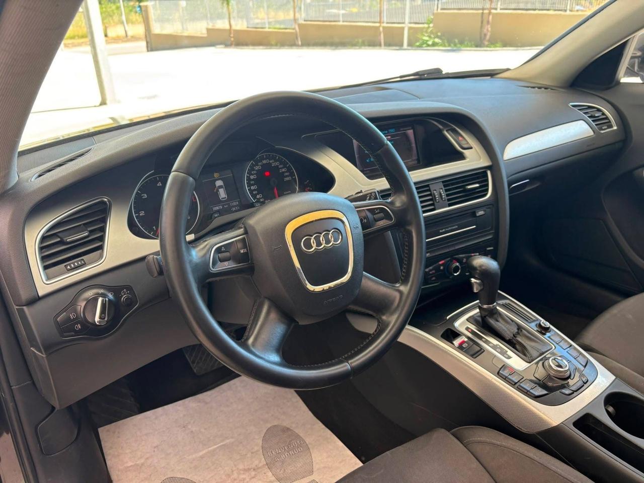 Audi A4 2.0 TDI 143CV s line