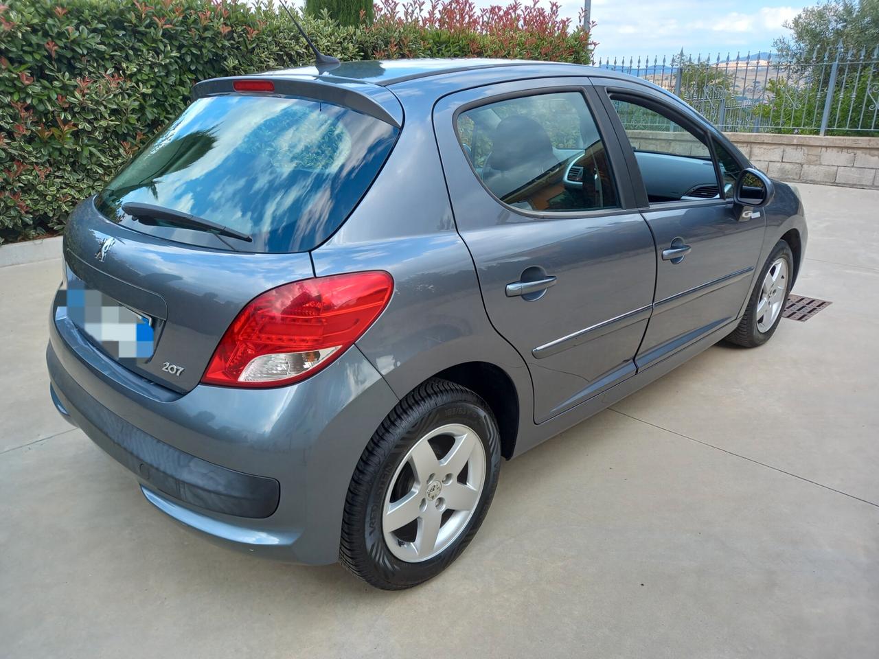 Peugeot 207 1.4 HDi 70CV 5p. Millesim 200