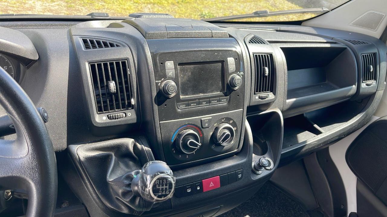 Peugeot Boxer 35 2.2 BlueHDi 140cv L2H2