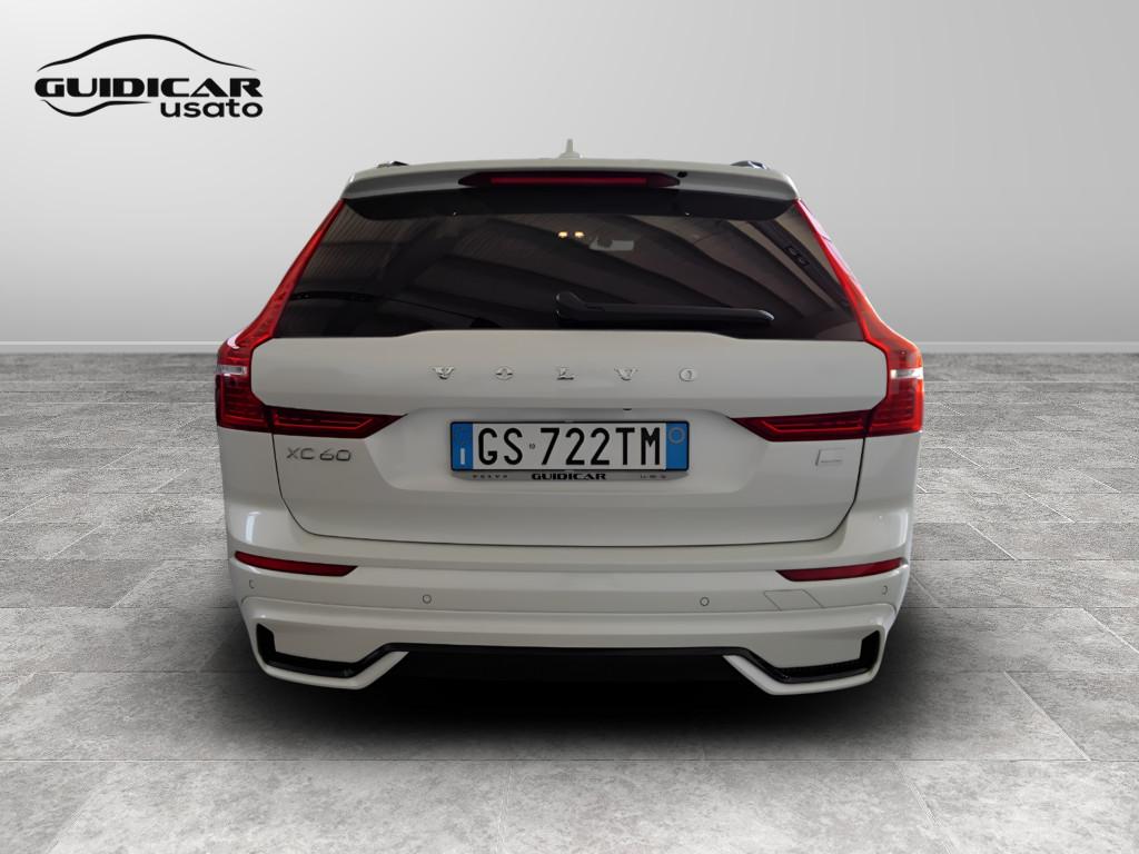 VOLVO XC60 II 2022 - XC60 2.0 t6 recharge phev obc 6,4kW Ultimate Dark awd auto