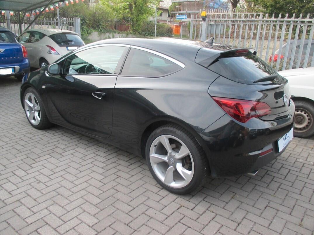 Opel Astra GTC 1.6 Turbo 180CV 3 porte Cosmo S