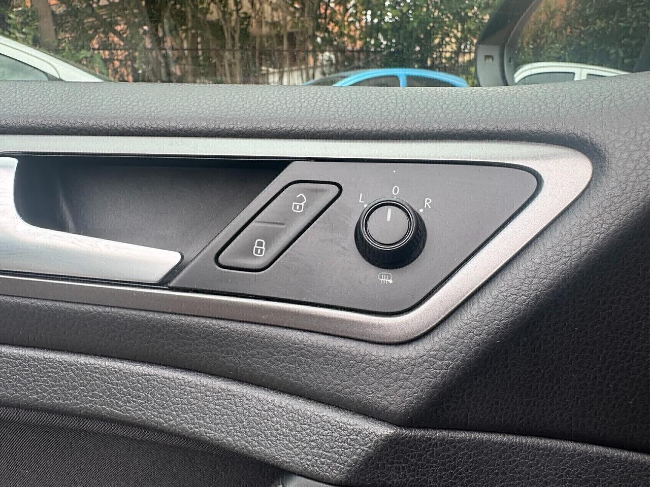 Volkswagen Golf 1.6 TDI automatica