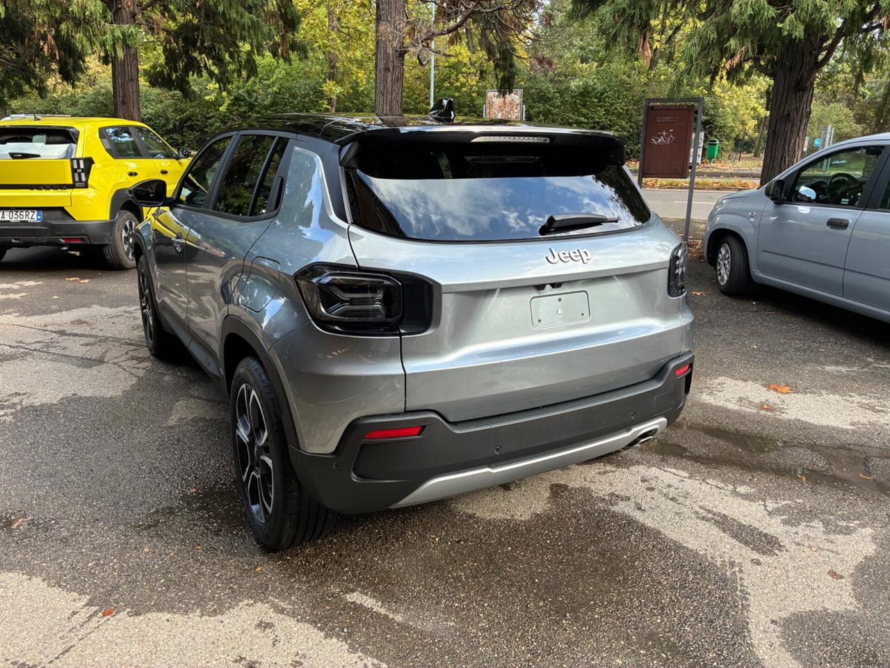 Jeep Avenger Hybrid Summit tetto apribile e navi
