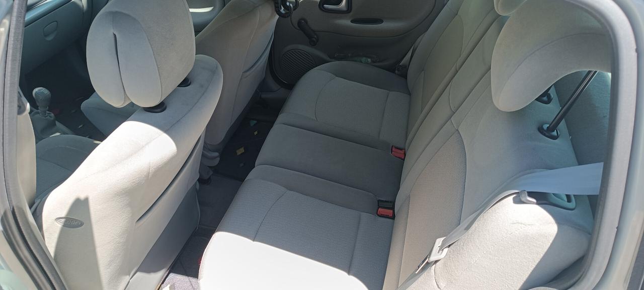 Renault Clio 1.6 16V cat 5 porte Initiale