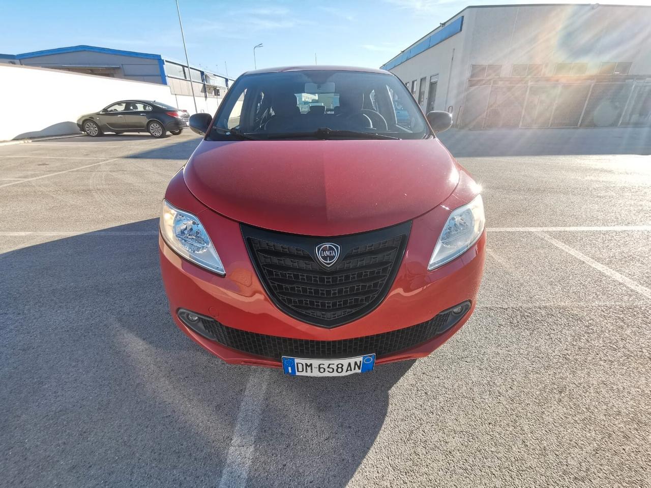 Lancia Ypsilon 1.3 MJT 16V 95 CV 5P. S&S Silver