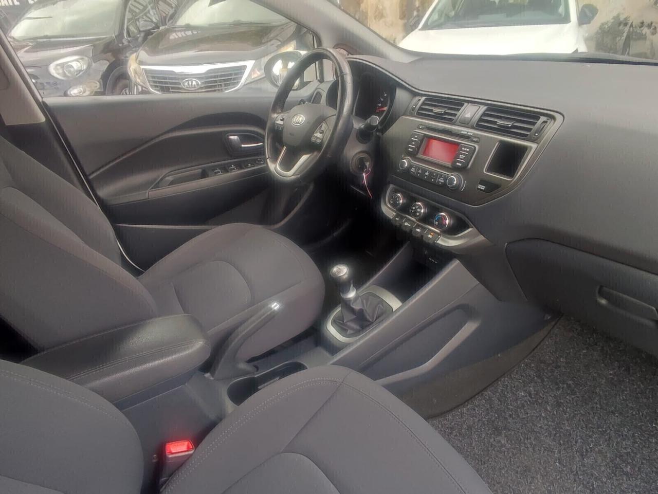 KIA RIO 1.2 60000KM UNICOPROPRIETARIO