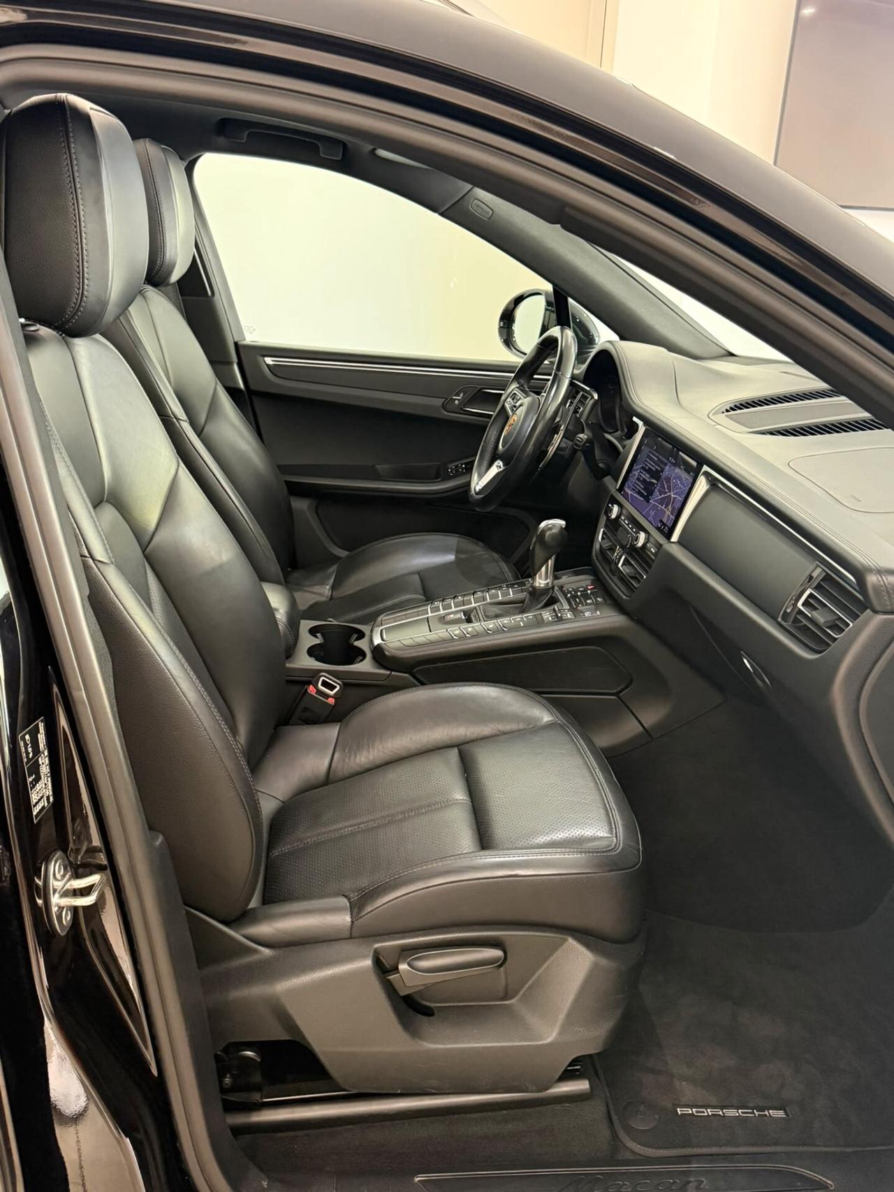 Porsche Macan 2.0 245CV PDK ANNO 2021