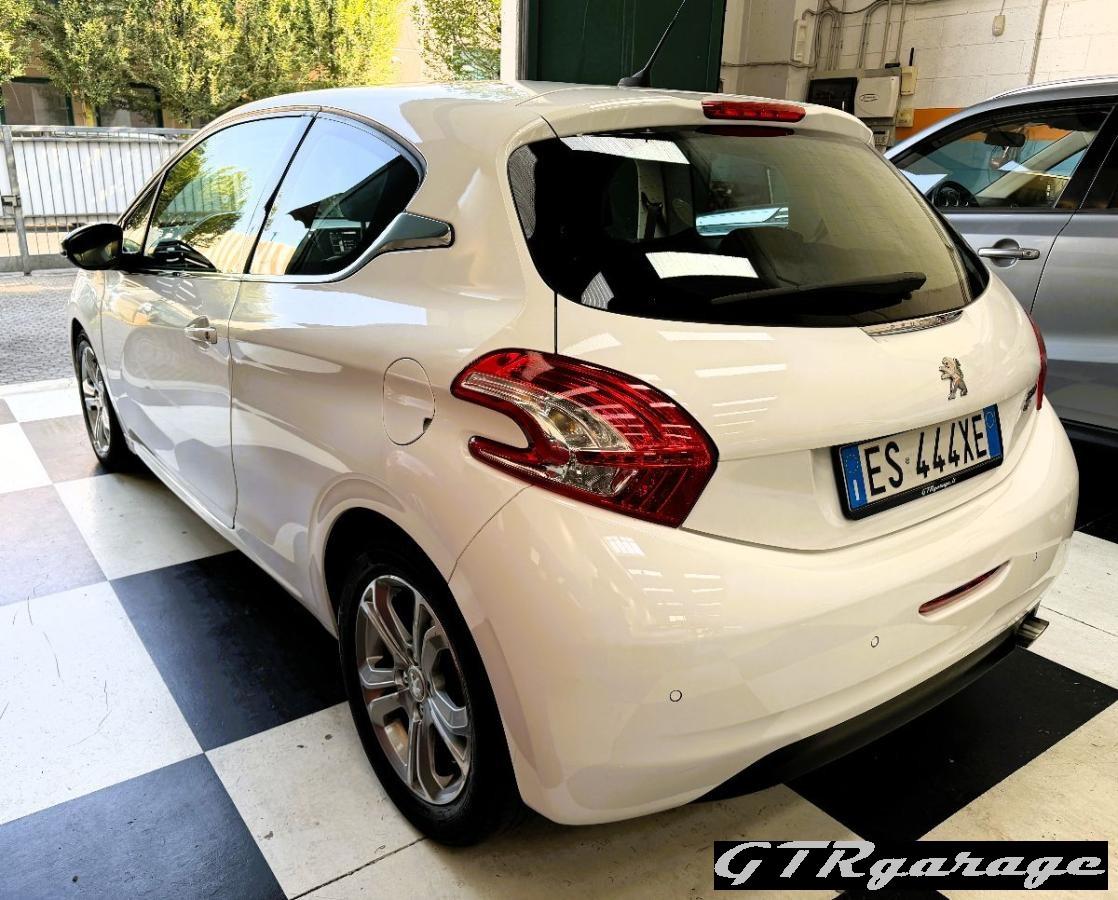 PEUGEOT - 208 - 1.6 e-HDi 92 CV S&S 3p. Allure