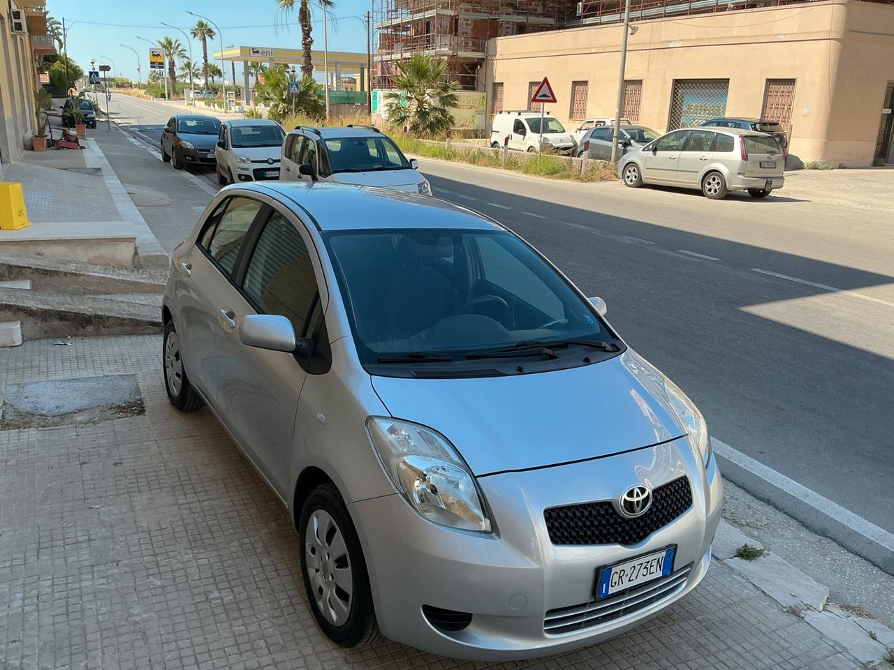 Toyota Yaris 1.0 5 porte Sol