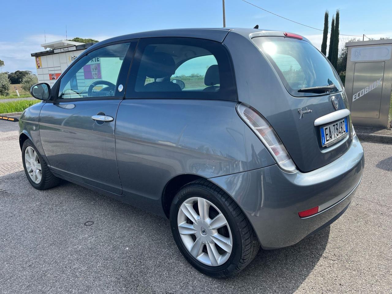 Lancia Ypsilon
