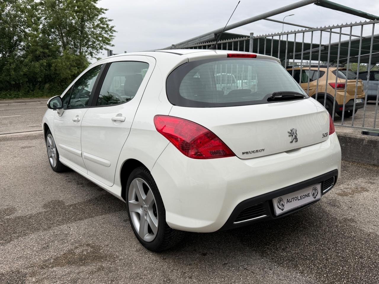 Peugeot 308 1.6 HDi 110CV 5p. Premium (6 Marce)