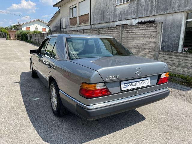 MERCEDES-BENZ E 200 E 200