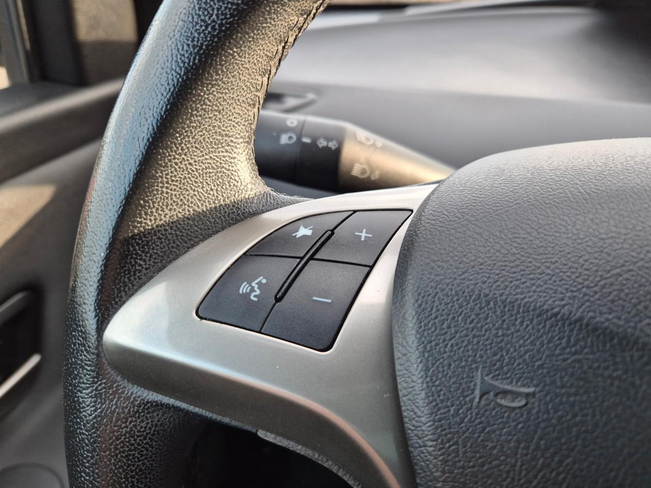 Lancia Ypsilon 1.2 69 CV 5 porte GPL Ecochic Black and Noir