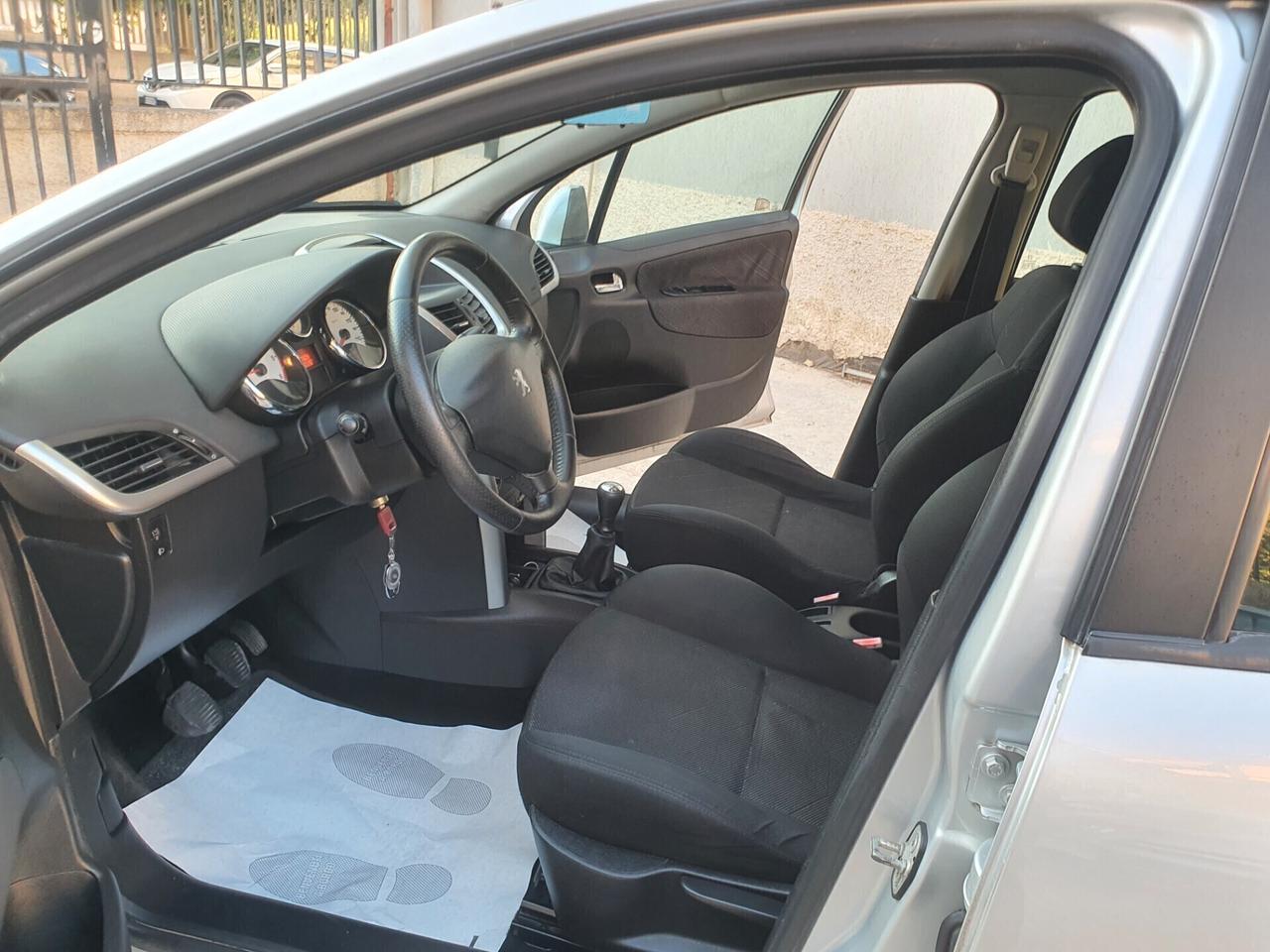 Peugeot 207 1.6 HDi 90CV 5p. XS