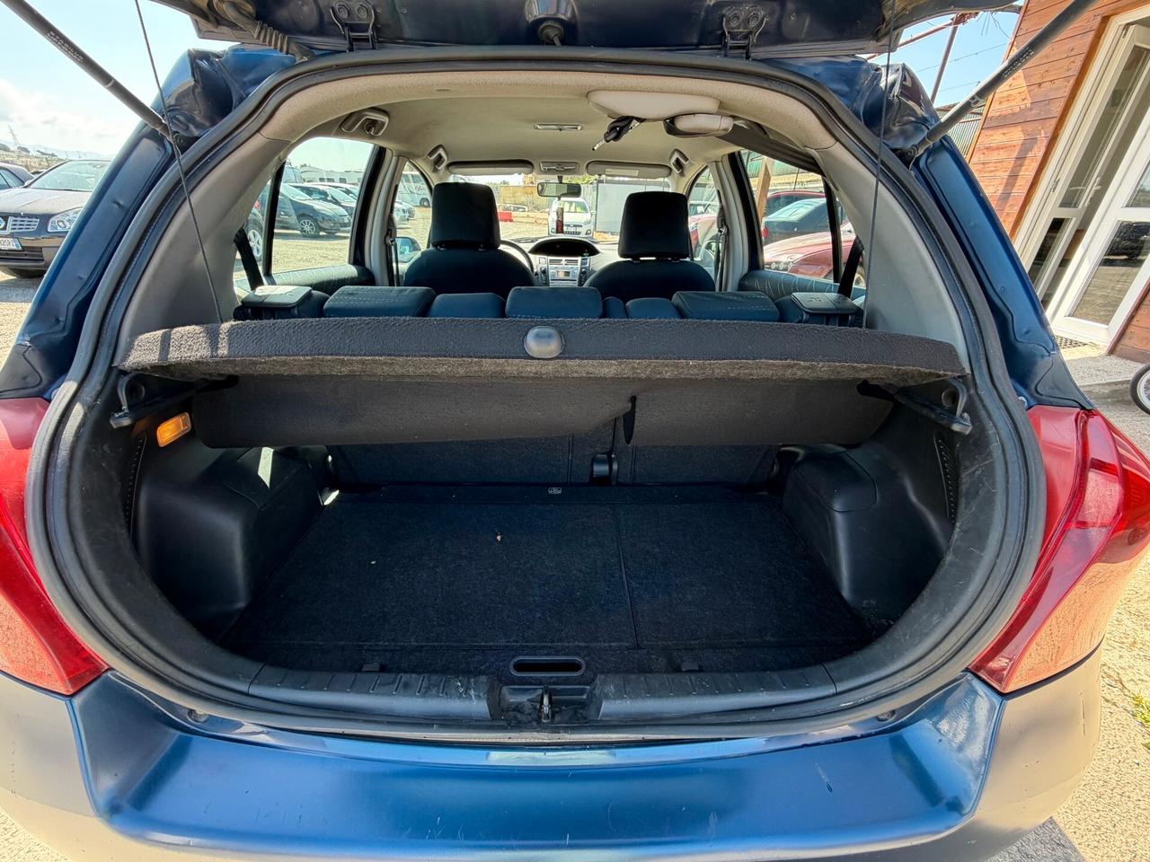 TOYOTA Yaris 1.0 Benzina 5 porte