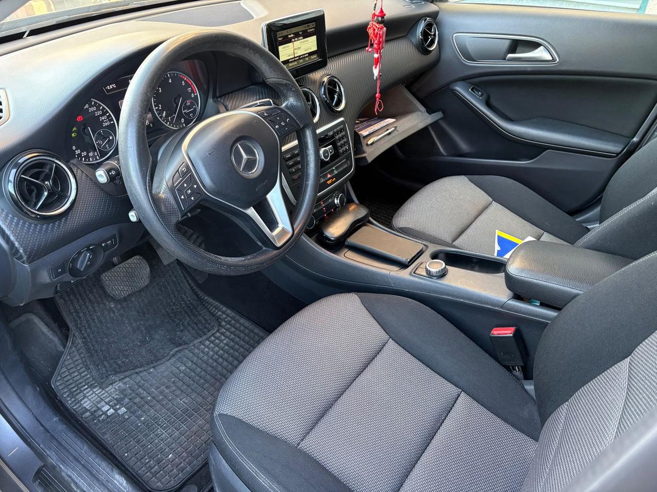 Mercedes-Benz GLA 180 CDI GLA- #8515