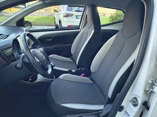 TOYOTA Aygo 1.0 VVT-i 69 CV 5 porte x-play NEOPATENTATI