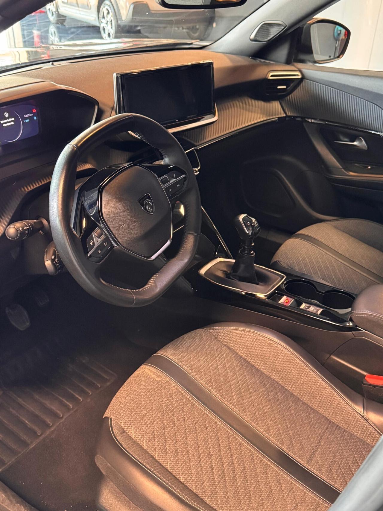 Peugeot 2008 PureTech 100 S&S Allure